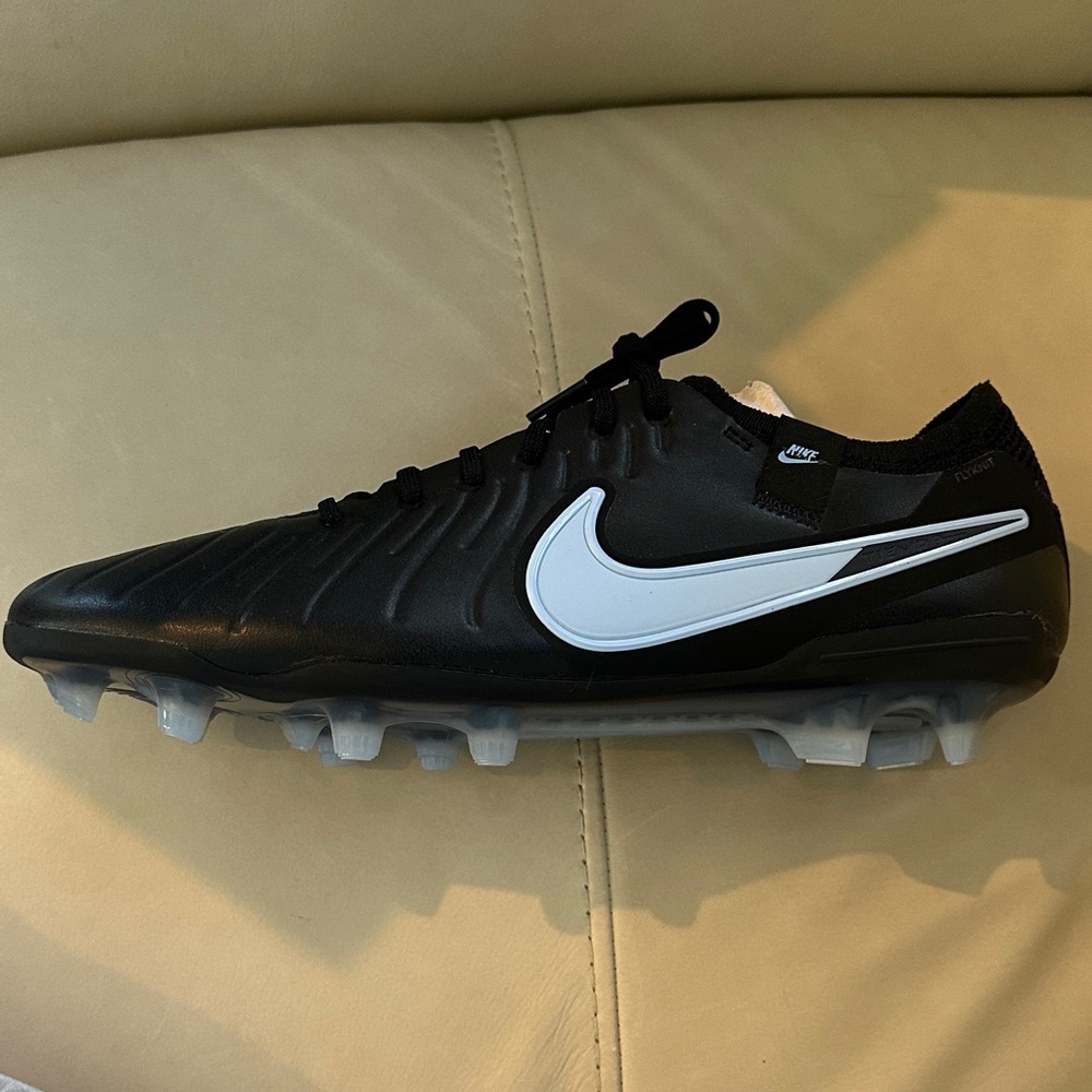 Nike Legend 10 elite fg brand new cleats